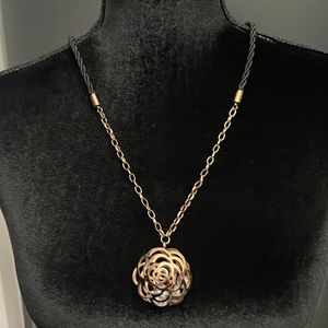 💎💎💎 Beautiful necklace with crystal’s